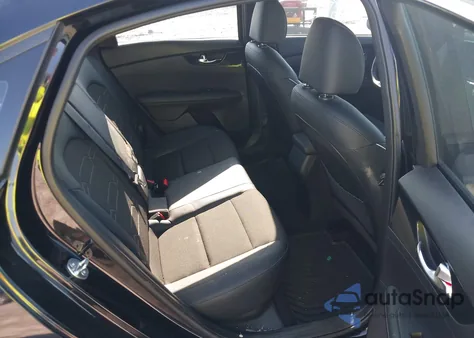 2024 Kia Forte Gt-Line z USA, uszkodzony, nr VIN 3KPF54AD2RE712860